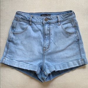 Kendall & Kylie Mom Short